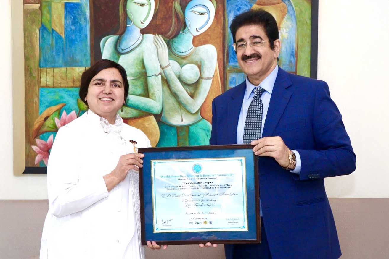 Dr. Binny Sareen